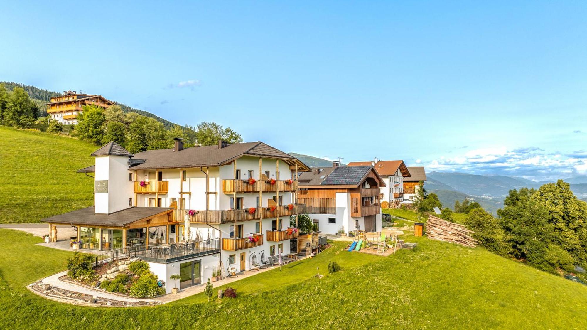 Hotel Pfeiferhof Meransen Exteriör bild